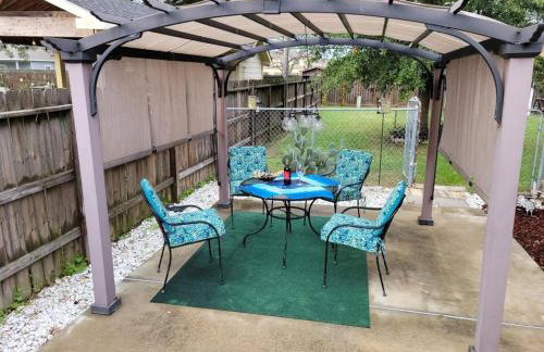 Memorial City Gem Sleeps 12 Fenced Yard - Foto 17