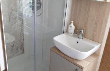 The Sea Breeze - 8 Berth Premium Caravan in Camber Sands - Photo 25