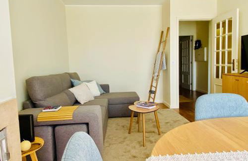 Serene Coastal Retreat with king Bed & Pool in Lavra - Foto 31