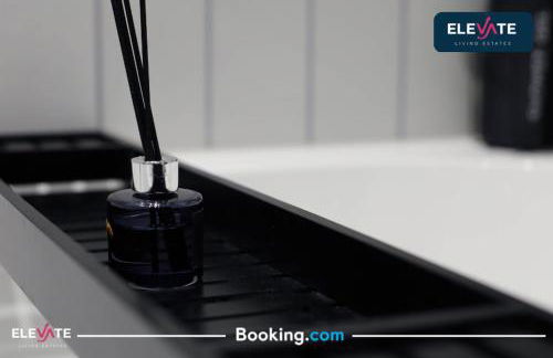 LAST-MINUTE SPECIALS l ELEGANT HOUSE l WEMBLEY STADIUM LOCATION, FREE PARKING, 5 MIN TO BRENT CROSS WEST STATION, SLEEPS Up to 6 l Elevate Living Estates Short Lets Cricklewood & BRENT CROSS - Foto 16