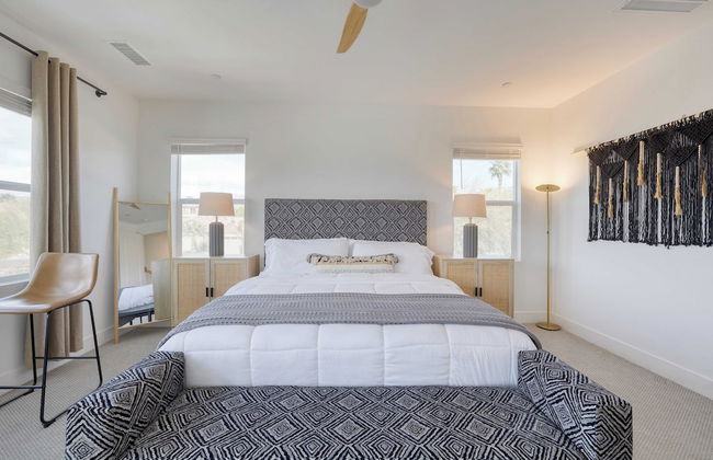 Lakefront w/ Private Pool, Great for Festival Season Lago Luxe by Avantstay - Foto 19