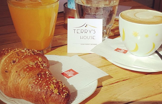 Terry's House - Photo 30