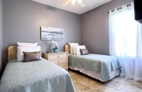 Lovely 4 Bed 3 Bath Pool Home with Spa-5330CVL home - Foto 17