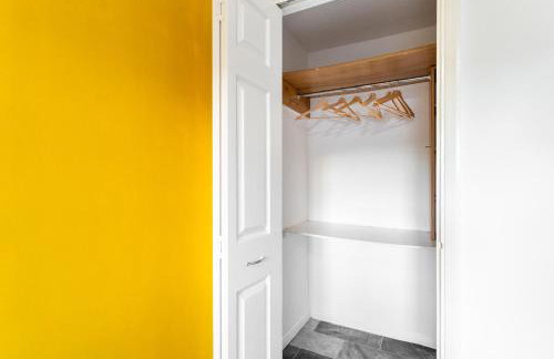 Purley House-Sleeps 8-Near Gatwick-Games Room - Foto 6