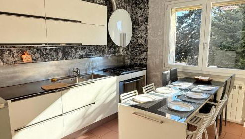 Family 3-Bedroom Apartment near MXP & Lake Maggiore - Parking - Foto 5