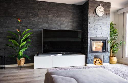 Lujoso ático entre 2 playas con garaje, terraza, vistas y wifi - Foto 8