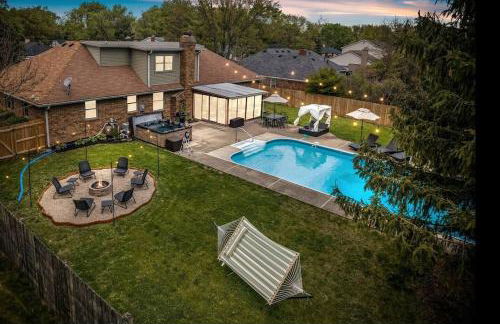 Zestlife-LuxuryEscape-ThemedRooms-Pool-GameRoom - Foto 16