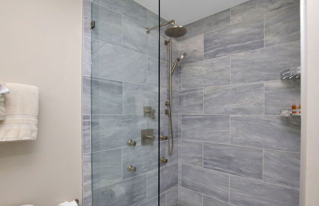 Bayfront Townhouse Located In The Lush Tropical Setting Of Rock Harbor Club. 2 Bedroom Condo by RedAwning - Foto 21