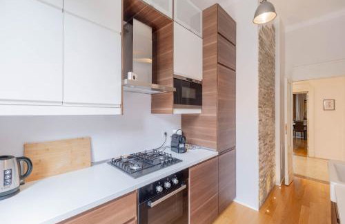 Velvet & Marble - Stylish Luxury City Center Apartment - Photo 18