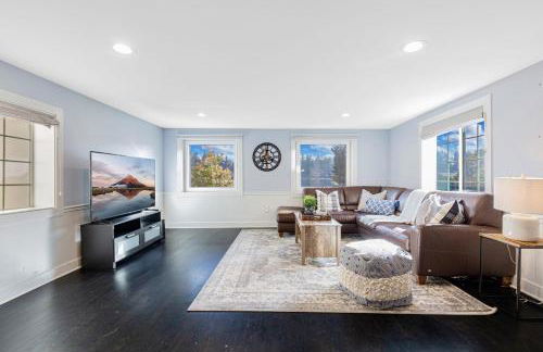 Lakefront cottage with AC - Foto 1