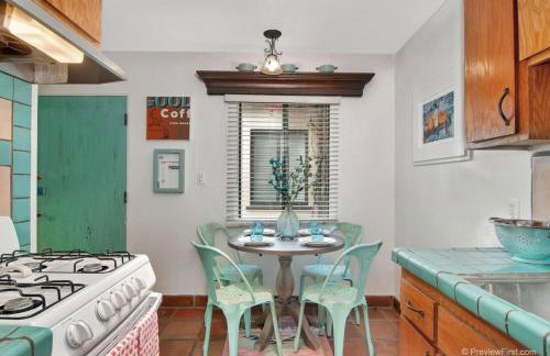 Old Town 1BR Short Drive to Downtown and Beaches 4.5 - Foto 5