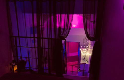 Appartement Love room avec jacuzzi et hammam privatisé Lieu insolite en amoureux Spa détente assurée avec de doux massages en options sur demande - Foto 7