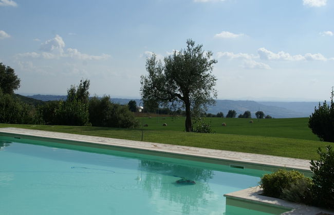 Luxury, Modern Apartment With Pool and Stunning Views - Foto 27