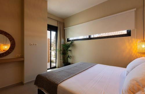 Isla Luxury Apartment - Private Pool - 100m from the beach - Foto 25