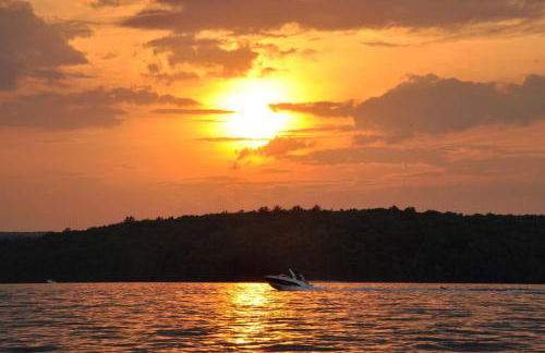 Lakefront Vacation Rental with Superb Views over Lake Wallenpaupack in Hawley, Pennsylvania - Foto 37