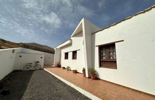 Private villa with pool in the mountains - Photo 11