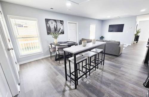 5 Min to Elon - In Unit Washer and Dryer - Fast Wi-Fi - Foto 26