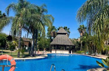 Estepona Penthouse Resort with Private Solárium - Pool & Free Parking - Photo 24