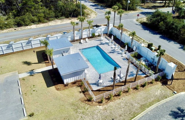 Nacho Beach House by Avantstay Inlet Beach Sleeps 10 + Pool - Photo 43