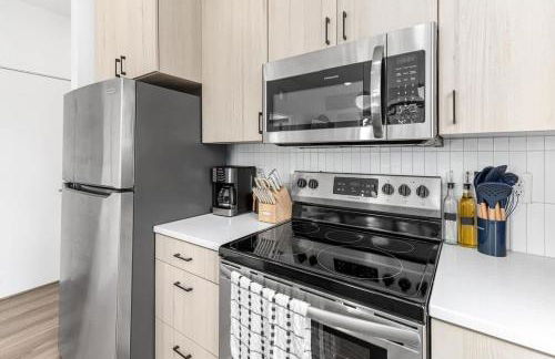 Lux 2BD Gym Rooftop Street Parking by DT UMN - Foto 16