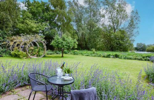 The Hideaway @ Flagham Cottage. - Foto 13