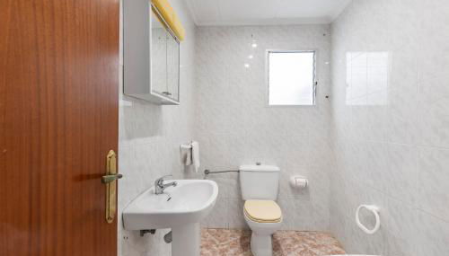 Ground Floor Seaside Residence with AC - Foto 2