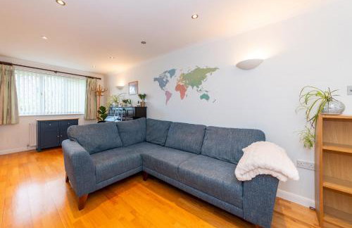 Cosy 3 Bedroom House near River Thames - Pass the Keys - Photo 11