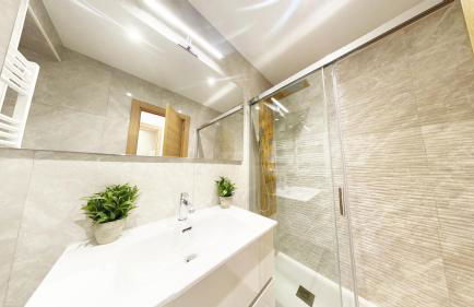 Paradise Luxurious apartment, 3 double rooms for 6 guests, 4 beds, terrace, jacuzzi, free parking, new - Foto 6