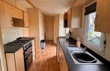 3 Bed Caravan - Sleeps 8 - Pet Friendly, Parking - Foto 49