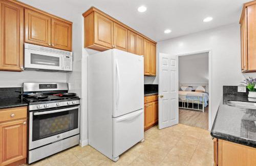 Near LA Cozy Home with Full Kitchen & Laundry - Foto 12