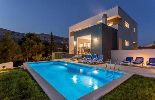 Luxury villa with a swimming pool Tugare, Omis - 20067 - Foto 3