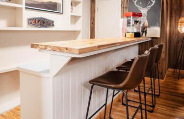 Catskill MNTN Escape 5 BR 3 bath Villa Hot Tub Fire Pit Best Group Stay - Foto 67