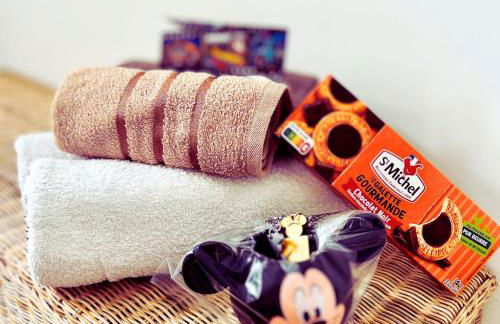 Studio EASY Check-in DISNEY 10 minutes Parking Wifi Welcome gift Starbucks coffee - Foto 24