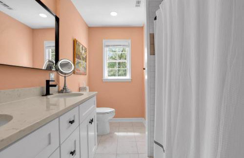 NEW! The White House, with 2 King Ensuites close to Parris Island and Downtown - Foto 38