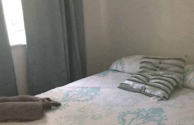 Small Modern Comfortable 2 Bedroom Apartment - Cmyr - Foto 11