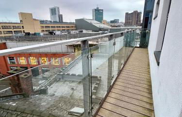 City Centre 2 bed apartment with a balcony - Foto 10