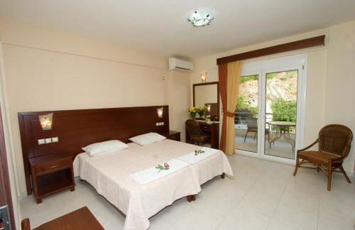 Hotel Viana - Photo 21