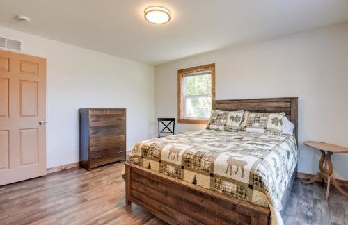 Wooded Hancock Home Near Ski and Snowmobile Trails! - Foto 14