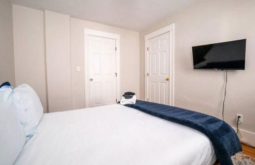 Walk to Downtown Salem with Arcade- Free Parking! - Foto 10