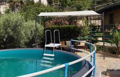 Villetta vista mare con piscina, giardino e parcheggio privato - Foto 9