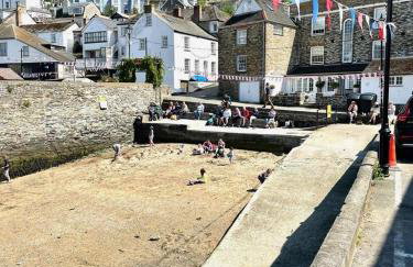 Enchanting Harbourside Cottage with Panoramic Views - Foto 31