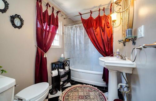 Antique Charm 3BR Gourmet Kitchen & Large Yard - Foto 28