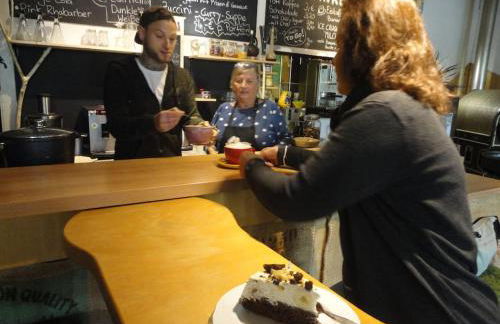 Dachwohnung im Fairhandelshaus - Foto 8