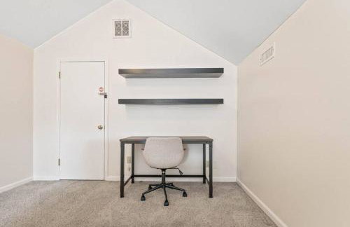 The Montgomery Manor - 5 Bedroom 4 Bath with Pool and Garage - Foto 40