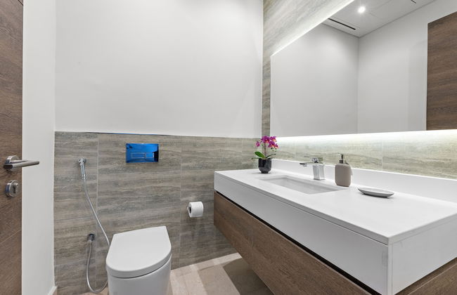 WelHome - Seaside Serenity: Spacious 1 BR in Maritime City - Photo 17