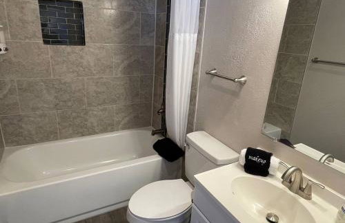 One Bedroom - Near UNM, Nob Hill and downtown - Foto 12