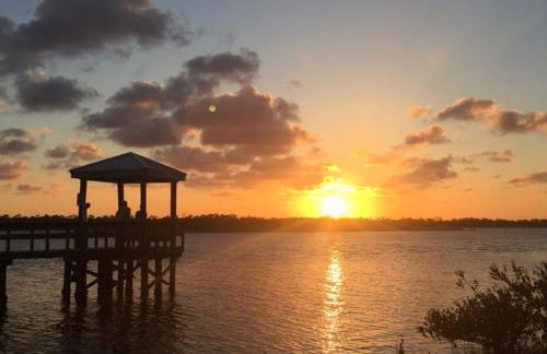 Spacious Home with Yard - half Mi to Ormond Beach! - Foto 29