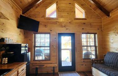 Lofted Cabin Wonderful for Outdoor Adventures near Tappan Lake in Ohio - Foto 6