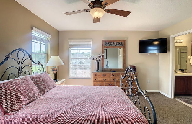 Fantastic 7 Bed 6 Bath in Prestigious Gated Comm - Foto 25