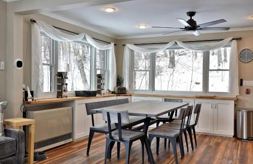 Premium 5 bedroom, pet friendly private home with hot tub 3 miles from the Skyship Bear - Foto 11